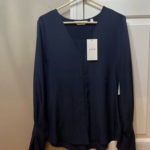 Beautiful bell sleeve Joie blouse
